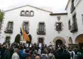Concentració a l'Ajuntament d'Arenys de Mar Concentració a l'Ajuntament d'Arenys de Mar